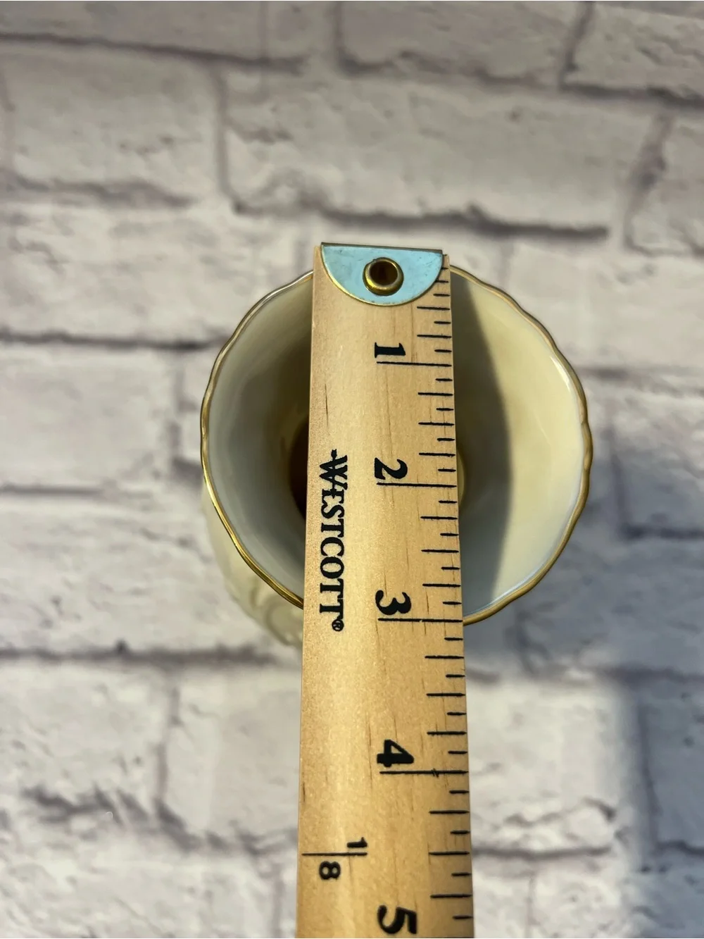 Vintage Lenox Georgian Collection Ivory Vase with 24K gold trim